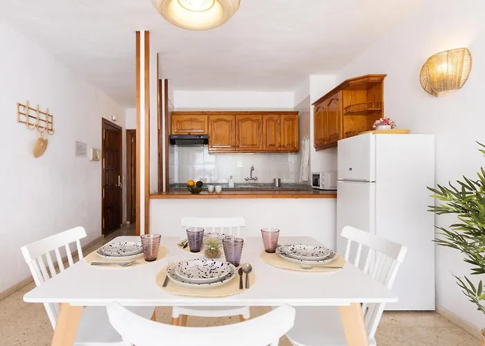 Home2book Cute Apt, Pool & Terrace Americas アパート アロナ